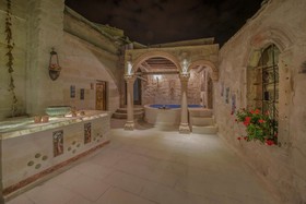 Elika Cave Suites Hotel & SPA