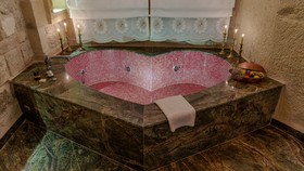 Elika Cave Suites Hotel & SPA