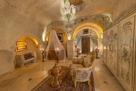 Elika Cave Suites Hotel & SPA