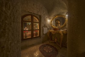 Elika Cave Suites Hotel & SPA