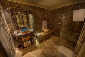 Elika Cave Suites Hotel & SPA