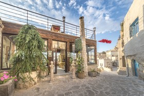 Elika Cave Suites Hotel & SPA