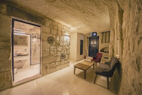 Limon Cave Hotel