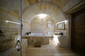 Serenus Cave Suites