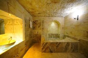 Serenus Cave Suites