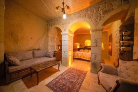 Serenus Cave Suites