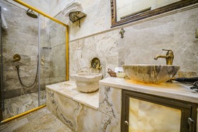 Serenus Cave Suites