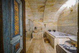 Serenus Cave Suites