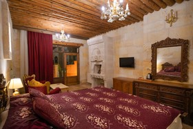 Serenus Cave Suites