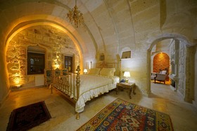 Serenus Cave Suites