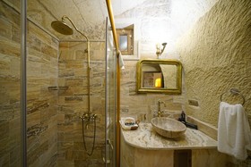 Serenus Cave Suites