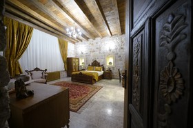 Serenus Cave Suites