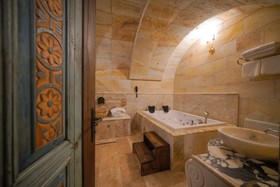 Serenus Cave Suites