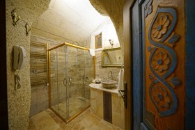 Serenus Cave Suites