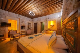 Serenus Cave Suites