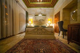 Serenus Cave Suites