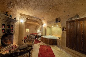 Shiraz Cave Cappadocia