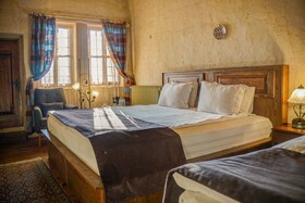 4ODA Cave House Boutique