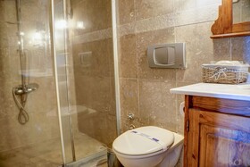 4ODA Cave House Boutique