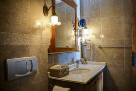 4ODA Cave House Boutique