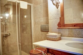 4ODA Cave House Boutique