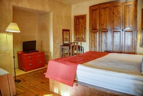 4ODA Cave House Boutique