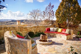 4ODA Cave House Boutique