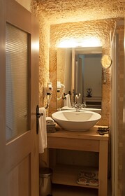 4ODA Cave House Boutique