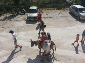 Akkoy Evleri Cave Hotel
