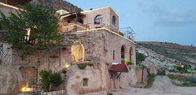 Akkoy Evleri Cave Hotel