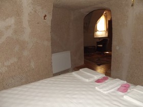 Akkoy Evleri Cave Hotel