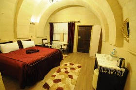 Antik Cave House