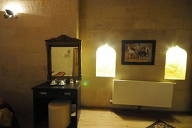 Antik Cave House