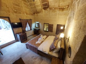 Armesos Cave Hotel