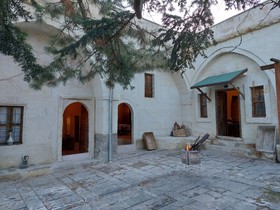 Armesos Cave Hotel