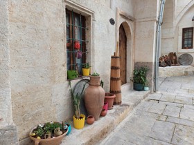 Armesos Cave Hotel