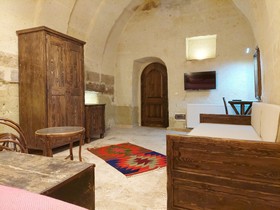 Armesos Cave Hotel