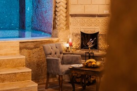 Bayar Cave Suites