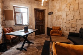 Bayar Cave Suites