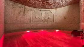 Bayar Cave Suites