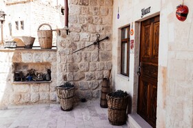 Bayar Cave Suites