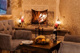 Bayar Cave Suites