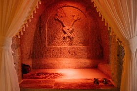 Bayar Cave Suites
