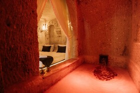 Bayar Cave Suites