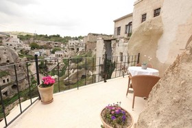 Blue Valley Cave Hotel