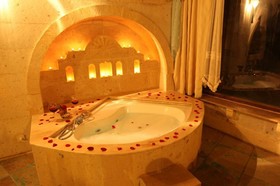 Blue Valley Cave Hotel