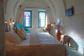Blue Valley Cave Hotel