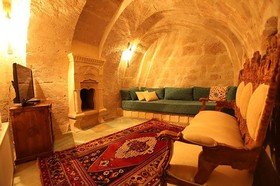 Blue Valley Cave Hotel
