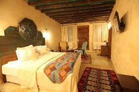 Blue Valley Cave Hotel