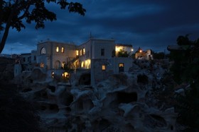 Blue Valley Cave Hotel